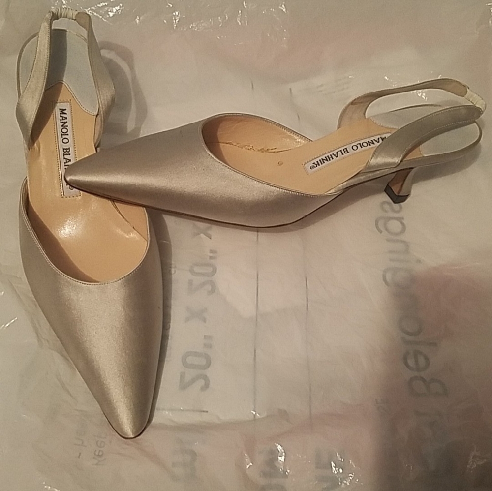 Manolo Blahnik Silver Satin Slingbacks/Heels/Shoes - Picture 1 of 8
